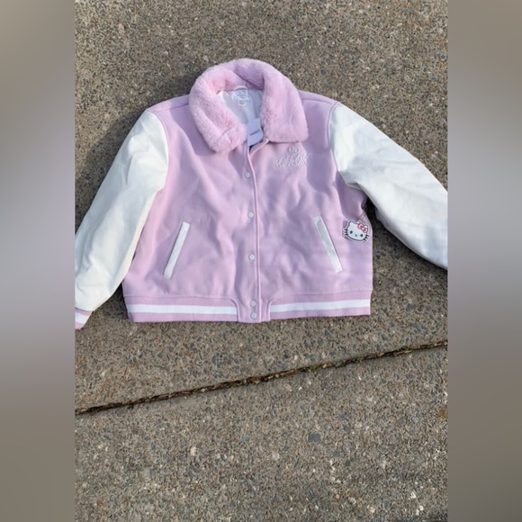 NWT HeLLO KiTTY x FoReVeR 21 Pink Faux Leather Varsity Bomber Jacket - Picture 3 of 4